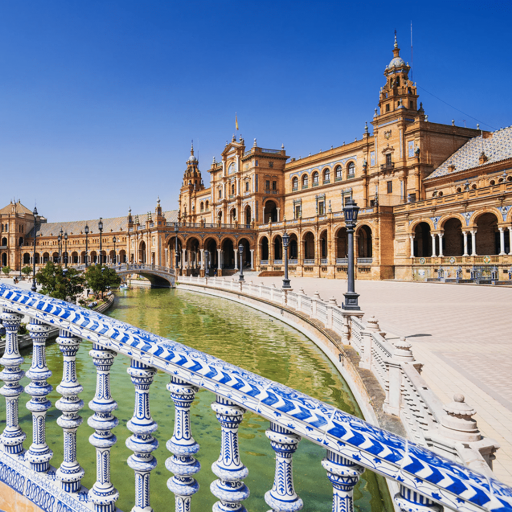 Sevilla: Una Ciudad de Tradición y Encanto